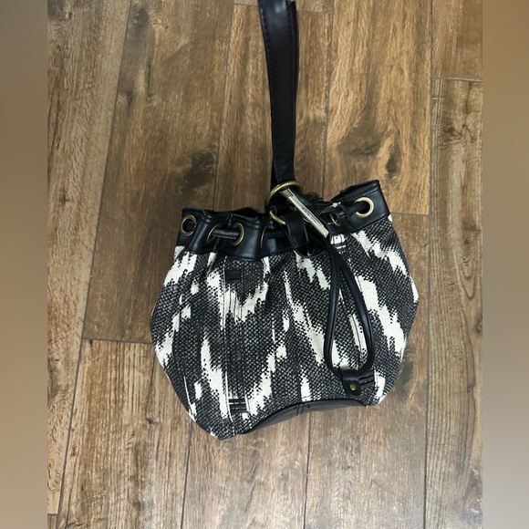 Lucky Brand Womens Bali Hai Sling Fabric Purse Black/White Geometric Pattern NWT - Picture 6 of 7